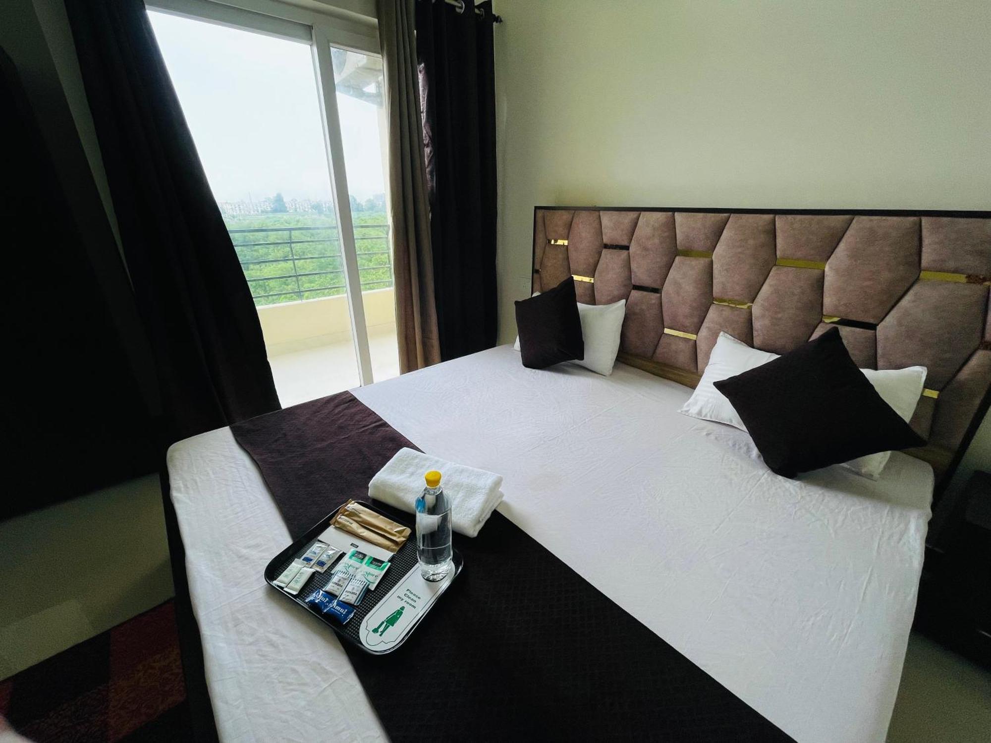 Atulyam Stays Sushant Golf City Lucknow Dış mekan fotoğraf